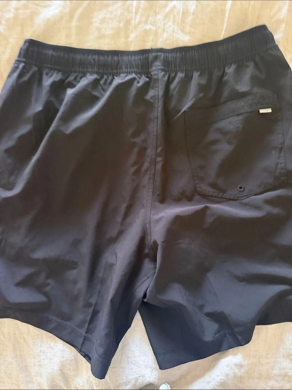 Vuori Black Lined Men's Shorts 7” inseam Kore with White Drawstring